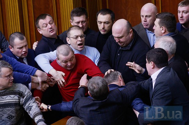 Херсонский нардеп Паламарчук побил нардепа Шуфрича