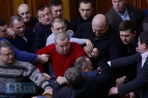 Херсонский нардеп Паламарчук побил нардепа Шуфрича