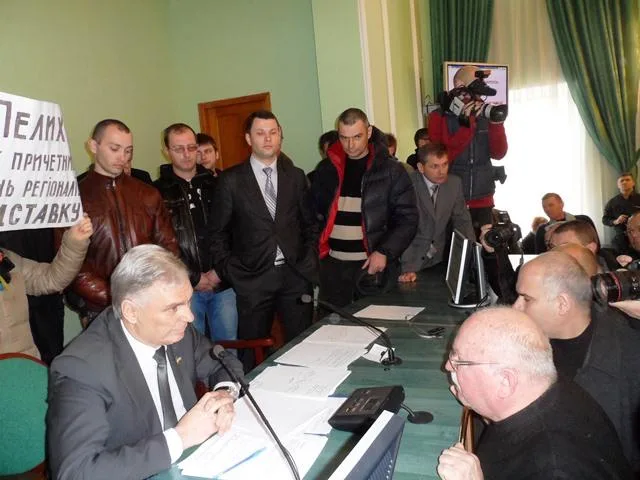 Как поменять власть за полтора часа: репортаж из Херсонского облсовета