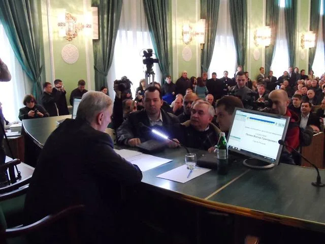 Как поменять власть за полтора часа: репортаж из Херсонского облсовета