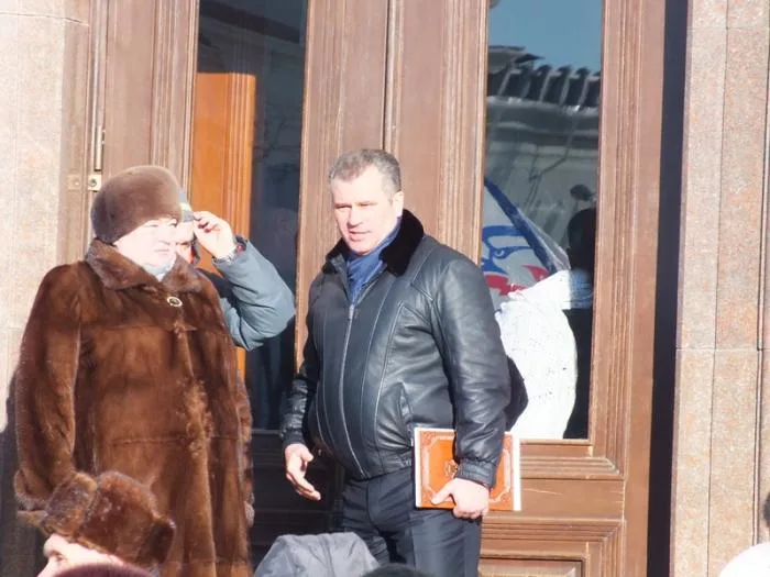 Херсонские нардепы от ПР пытались мирить два Майдана