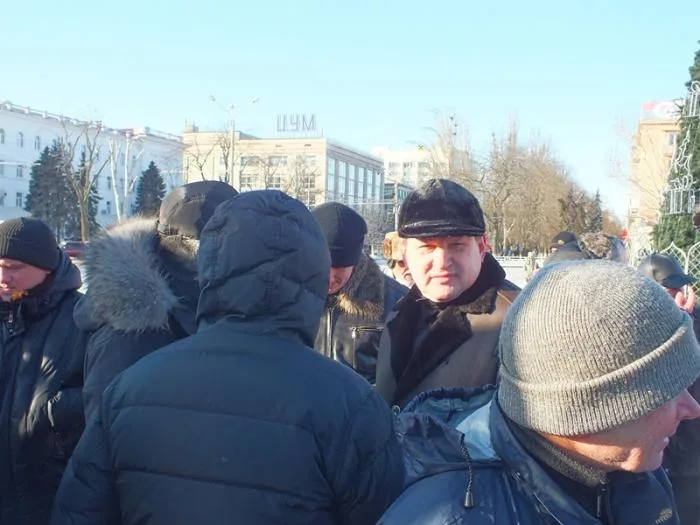 Херсонские нардепы от ПР пытались мирить два Майдана