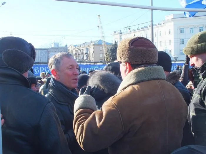 Херсонские нардепы от ПР пытались мирить два Майдана