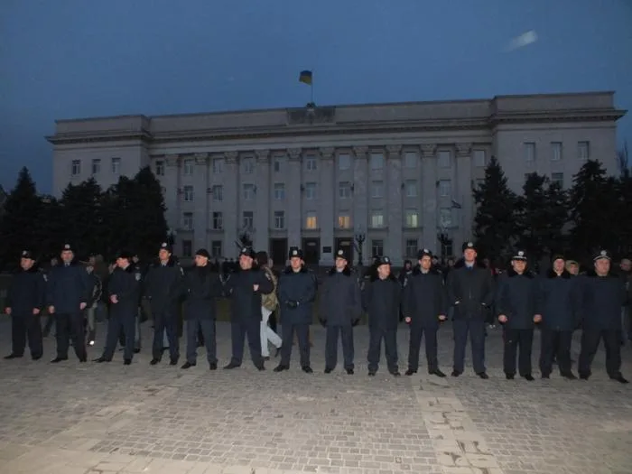 Херсонцы  свергли памятник Ленину (обновлено)