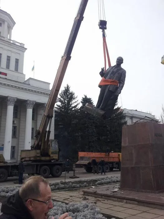 В Новой Каховке уже нет памятника Ленину