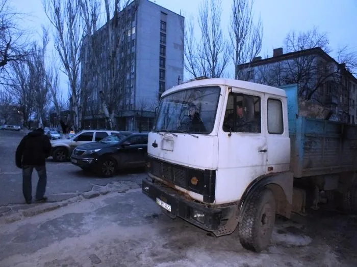 В Херсоне демонтировали памятник Дзержинскому