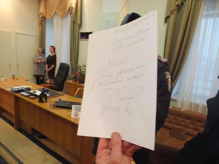 В Херсоне захватили ОГА. Костяк написал заявление об отставке (дополнено)