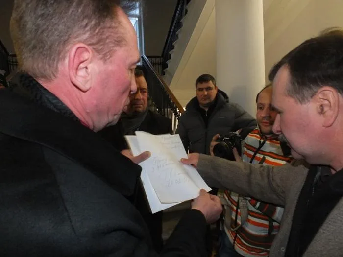 В Херсоне захватили ОГА. Костяк написал заявление об отставке (дополнено)