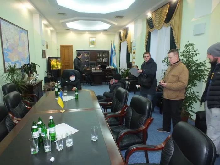 В Херсоне захватили ОГА. Костяк написал заявление об отставке (дополнено)
