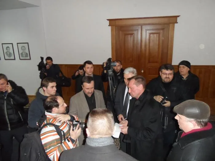 В Херсоне захватили ОГА. Костяк написал заявление об отставке (дополнено)