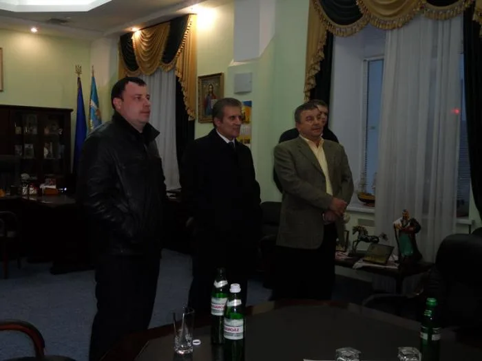 В Херсоне захватили ОГА. Костяк написал заявление об отставке (дополнено)