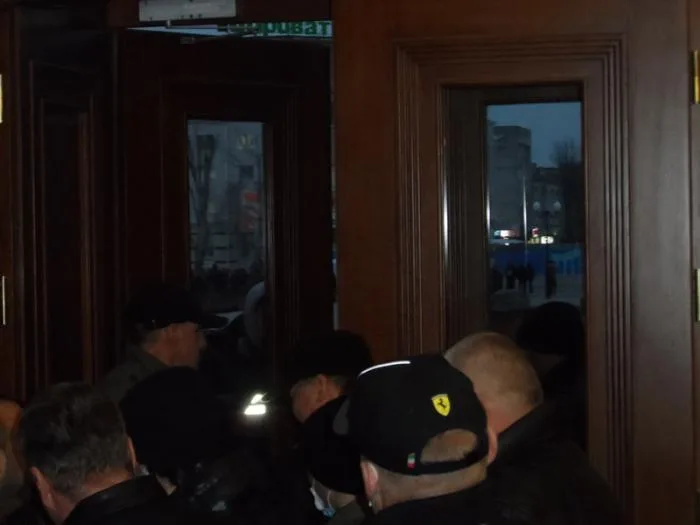 В Херсоне захватили ОГА. Костяк написал заявление об отставке (дополнено)