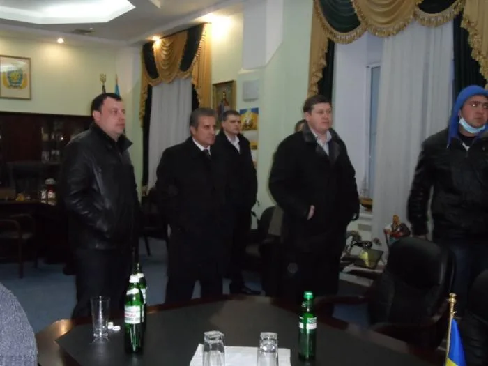 В Херсоне захватили ОГА. Костяк написал заявление об отставке (дополнено)