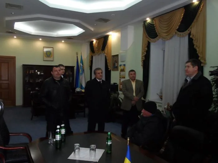 В Херсоне захватили ОГА. Костяк написал заявление об отставке (дополнено)