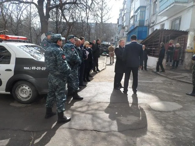Херсонская Самооборона защищает подвалы от коммунальщиков?