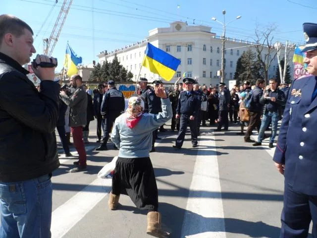 Херсонские коммунисты затерялись между Евромайданами (фоторепортаж)