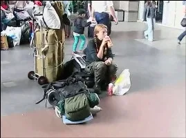 В Херсоне на железнодорожном вокзале открыли пункт информационной помощи беженцам из Крыма
