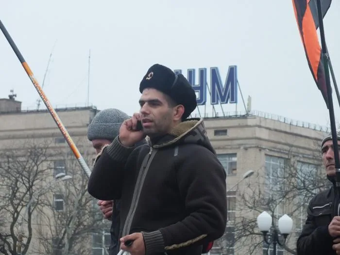 В Херсоне на Юго-Восточный митинг и митинг за Евромайдан собралось одинаковое количество людей