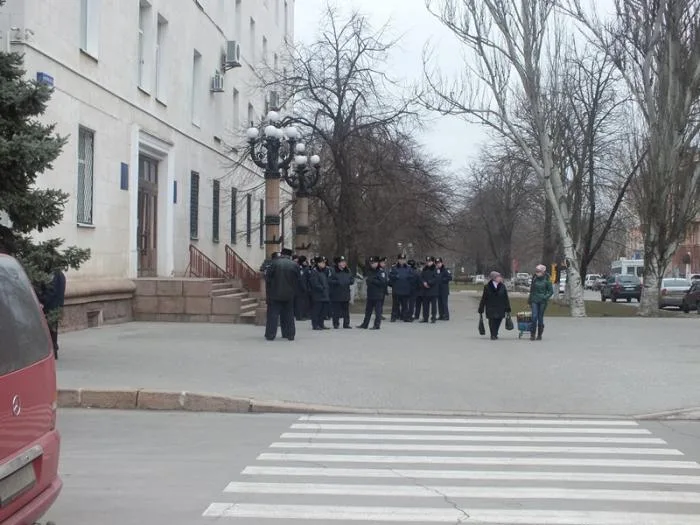 В Херсоне на Юго-Восточный митинг и митинг за Евромайдан собралось одинаковое количество людей