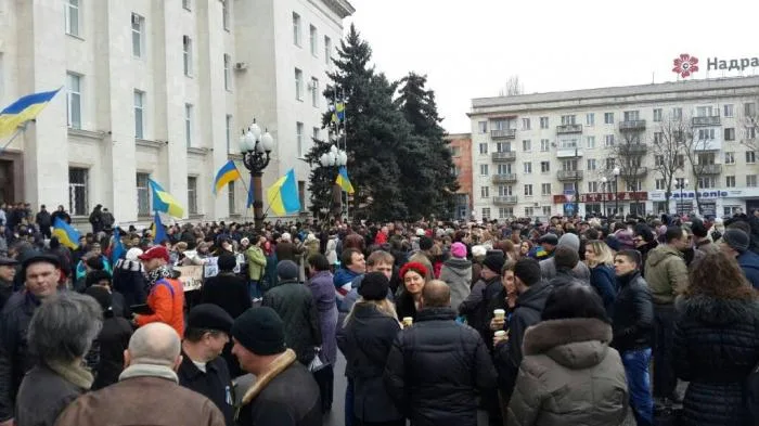 Самооборона Херсонского Евромайдана усилила охрану зданий ОГА и горсовета