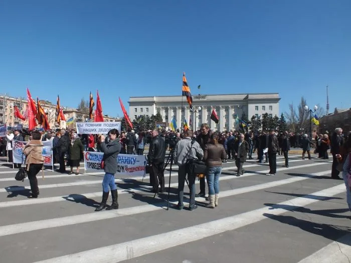 Херсонские коммунисты затерялись между Евромайданами (фоторепортаж)