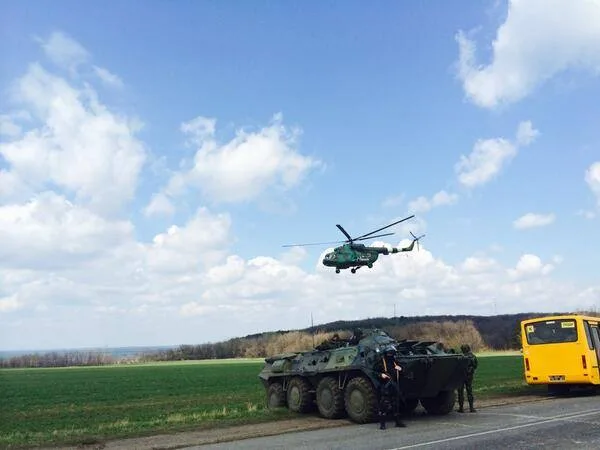 В Славянск вводят войска, в Краматорске продолжается бой