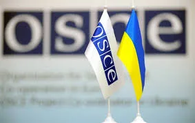 Наблюдатели Специальной мониторинговой миссии ОБСЕ в Украине встретились с нардепом Спиваковским