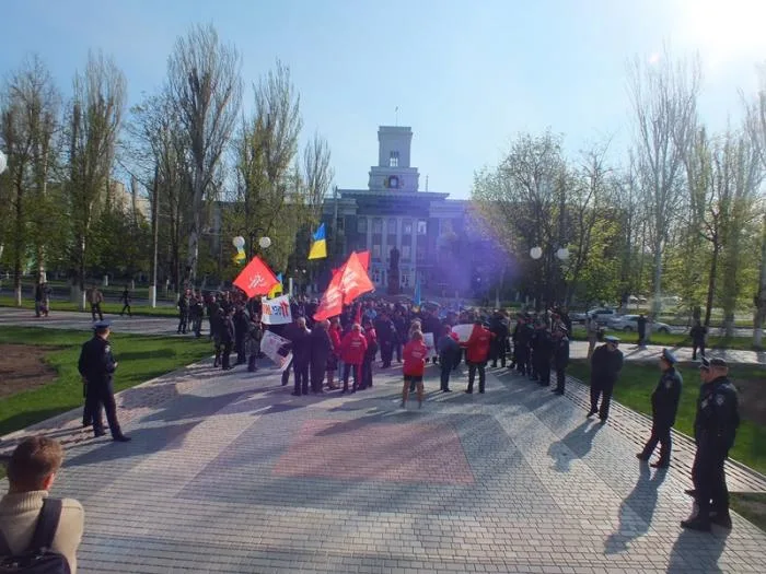 На митинг коммунистов в Херсоне собралось только 30 человек