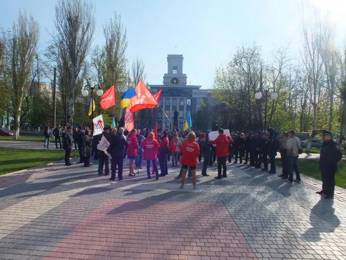 На митинг коммунистов в Херсоне собралось только 30 человек