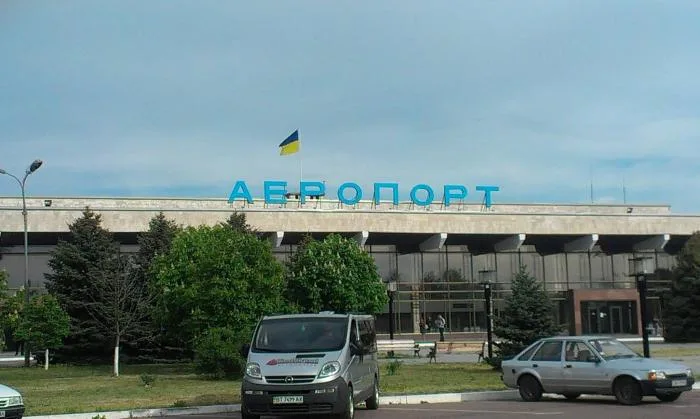 В Херсоне Добкина встречали традиционно зеленкой, пострадал экс-губернатор и журналисты (фото)