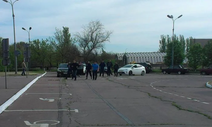 В Херсоне Добкина встречали традиционно зеленкой, пострадал экс-губернатор и журналисты (фото)