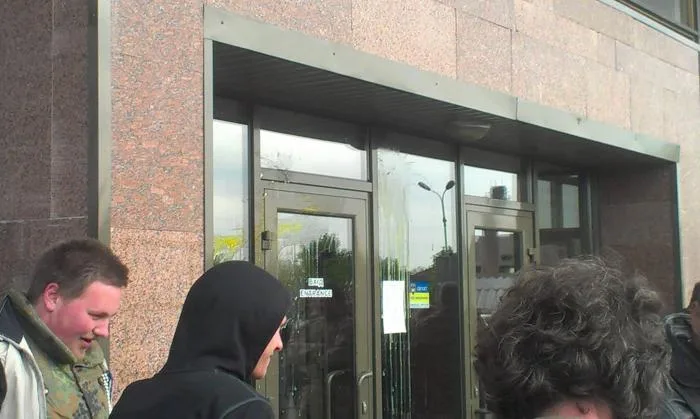 В Херсоне Добкина встречали традиционно зеленкой, пострадал экс-губернатор и журналисты (фото)