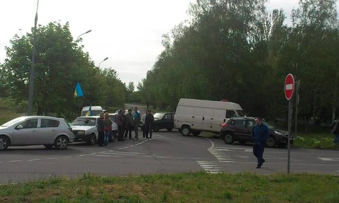В Херсоне Добкина встречали традиционно зеленкой, пострадал экс-губернатор и журналисты (фото)