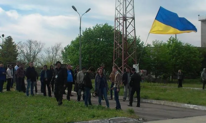 В Херсоне Добкина встречали традиционно зеленкой, пострадал экс-губернатор и журналисты (фото)