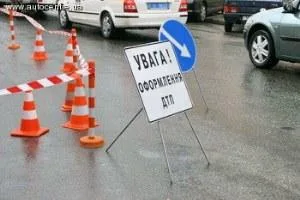 В Херсоне девушка на Chery сбила мотоциклиста