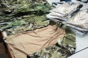 Херсонские таможенники выявили “посылку” с 300 комплектами камуфляжной формы