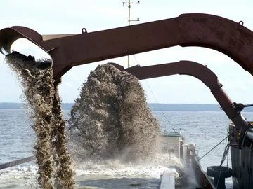 Депутаты Генического райсовета не разрешили ООО “Легис Трейд” добывать в море песок