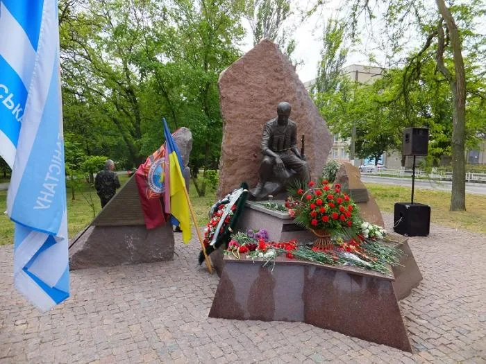 Люди с георгиевскими ленточками пытались помешать Одарченко выступить на митинге в честь Дня Победы