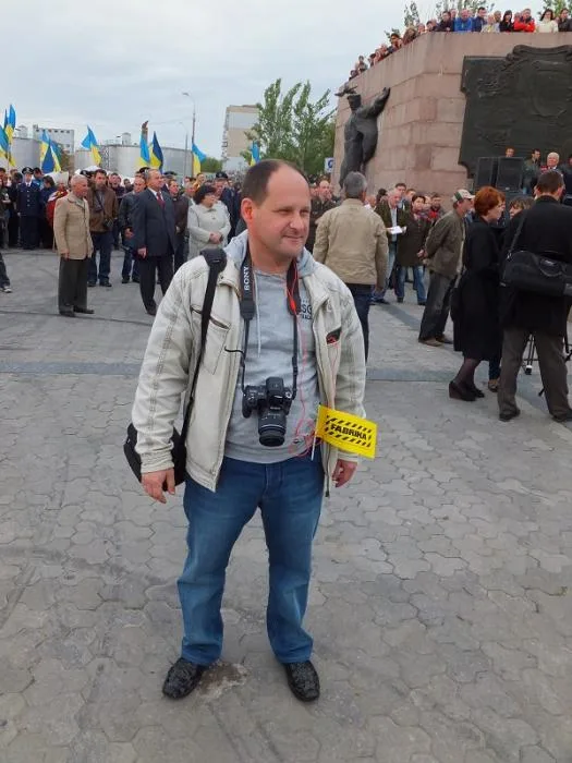 Люди с георгиевскими ленточками пытались помешать Одарченко выступить на митинге в честь Дня Победы