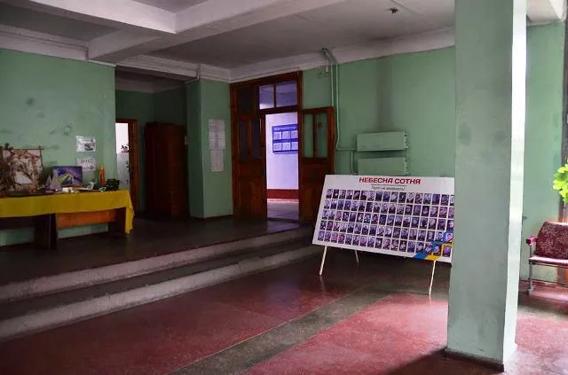 В Каховке местные власти оскандалились из-за стенда с фотографиями Небесной сотне