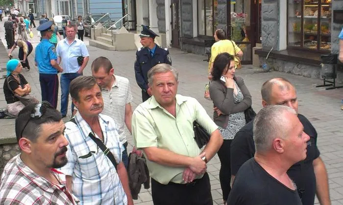 В Херсоне пикетировали отделение “Сбербанка России”