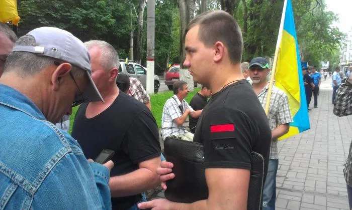 В Херсоне пикетировали отделение “Сбербанка России”