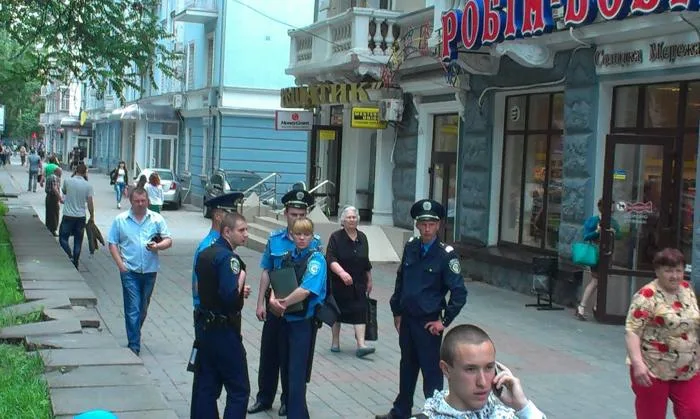 В Херсоне пикетировали отделение “Сбербанка России”