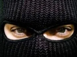 В Херсоне мужчина отобрал у 19-летнего парня 10 тыс. долларов