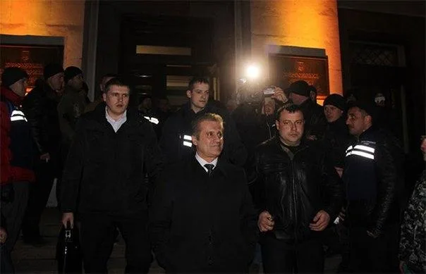 Самооборона намерена не пускать нового “президентского” губернатора в администрацию