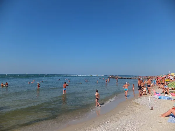 Патриотический дух отдыхающих в Железном Порту поднимает местный водный Майдан