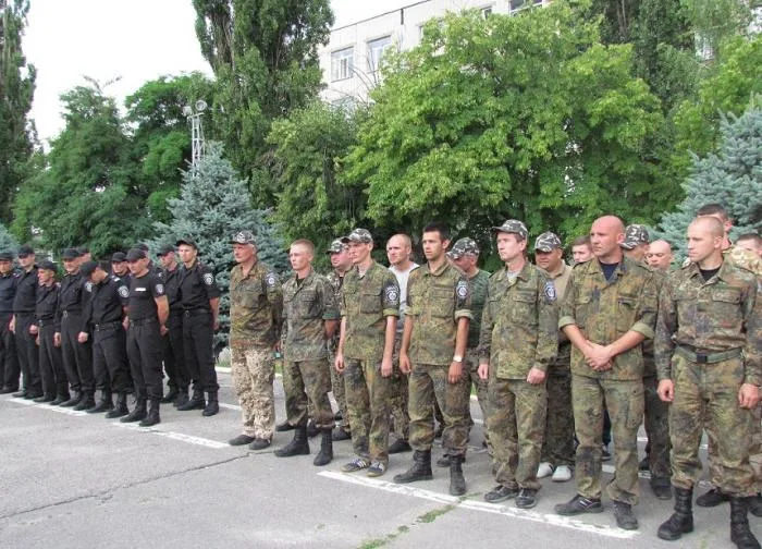 Студенты и преподаватели ХГУ дарят военным батальона “Херсон” военную и бытовую технику