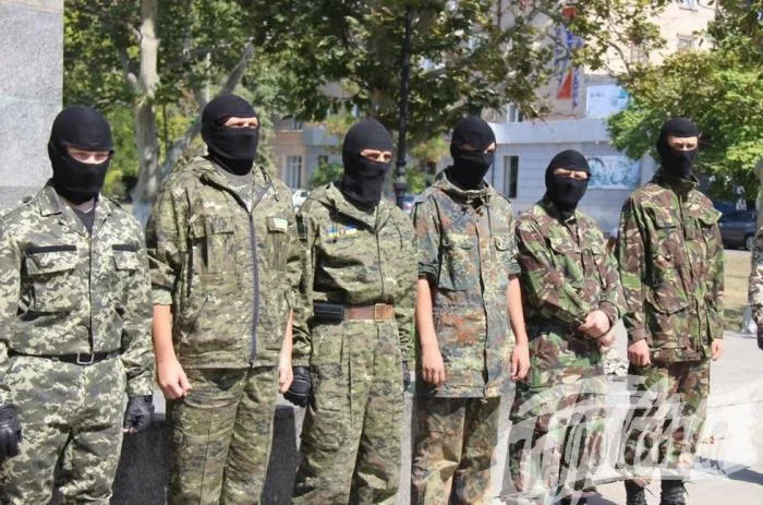 У памятника Шевченко представили новый батальон самообороны «Таврия»