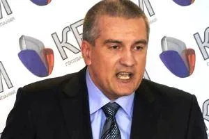 Аксенов грозится наказать крымчан, которые поедут в Херсон голосовать на выборах в ВРУ