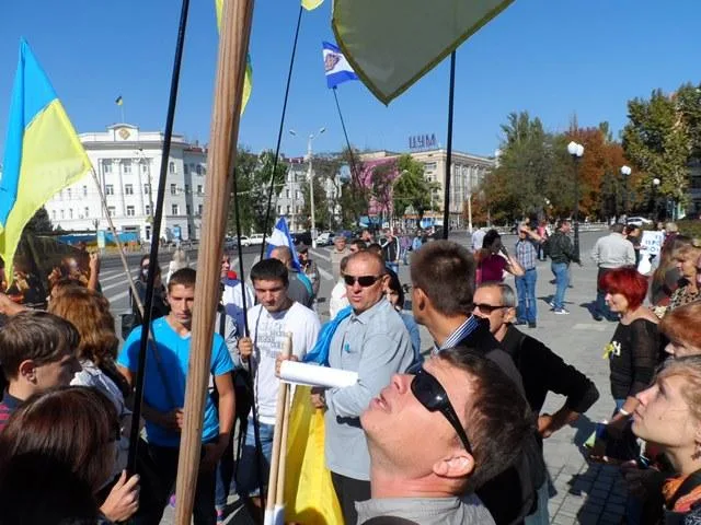 Херсонцев заставили голосовать за плакаты